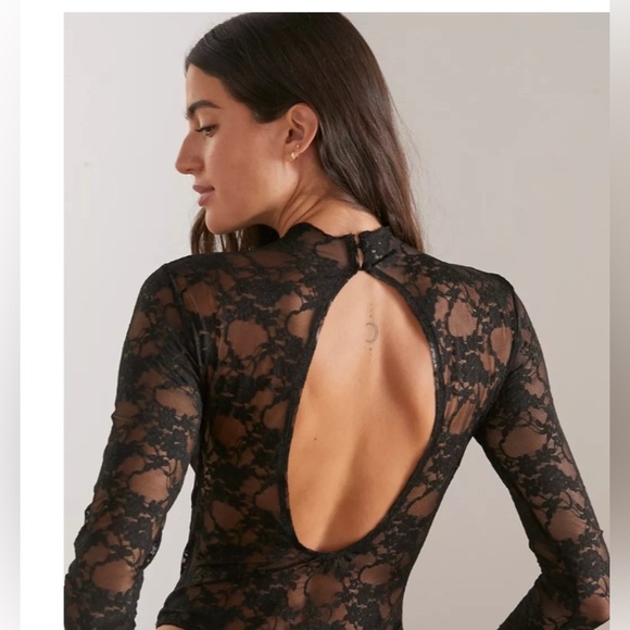 Urban Outfitters Elegant Blue Lace Women’s Bodysuit - Picture 2 of 2